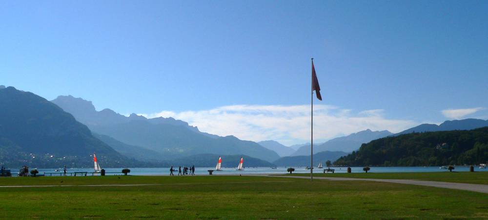 Lake Annecy view across the Paquier in Annecy