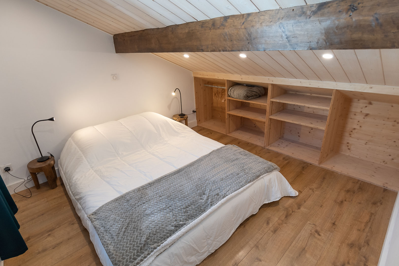 bedroom with double bed